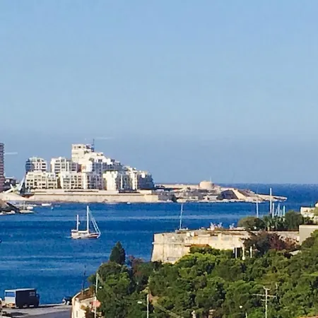 Harbour View Host Family Bed & Breakfast 4*