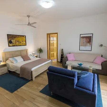 Bed and breakfast Harbour View Host Family