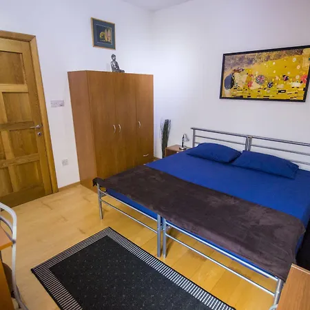 Harbour View Host Family Bed and breakfast Pietà